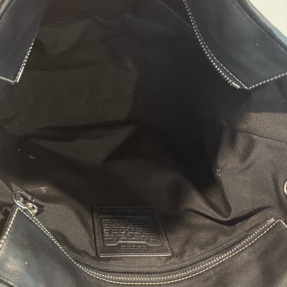 Coach Leatherware Black Tote/Shoulder Bag in GUC!! - Picture 13 of 14